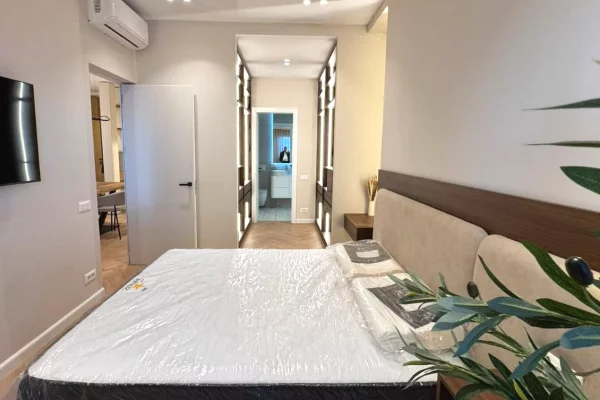 Shtepi ne shitje Apartament ne Tirane, 2+1, Mobilimi E mobiluar, Pagesa 410,000  Euro.