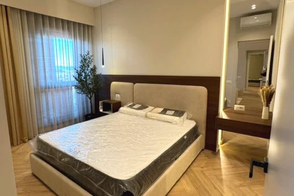 Shtepi ne shitje Apartament ne Tirane, 2+1, Mobilimi E mobiluar, Pagesa 410,000  Euro.