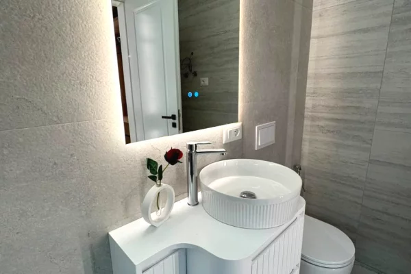 Shtepi ne shitje Apartament ne Tirane, 2+1, Mobilimi E mobiluar, Pagesa 410,000  Euro.
