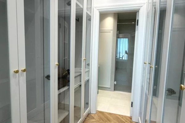 Shtepi me qera Apartament ne Tirane, 2+1, Mobilimi E mobiluar, Pagesa 3,500  Euro.
