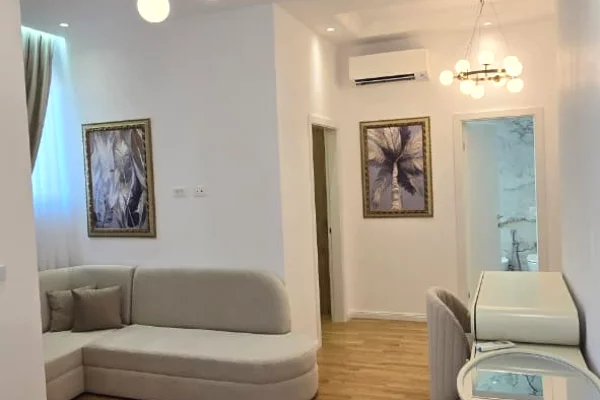 Shtepi me qera Vila Luksoze ne Tirane, 5+1, Mobilimi E mobiluar, Pagesa 3,500  Euro.