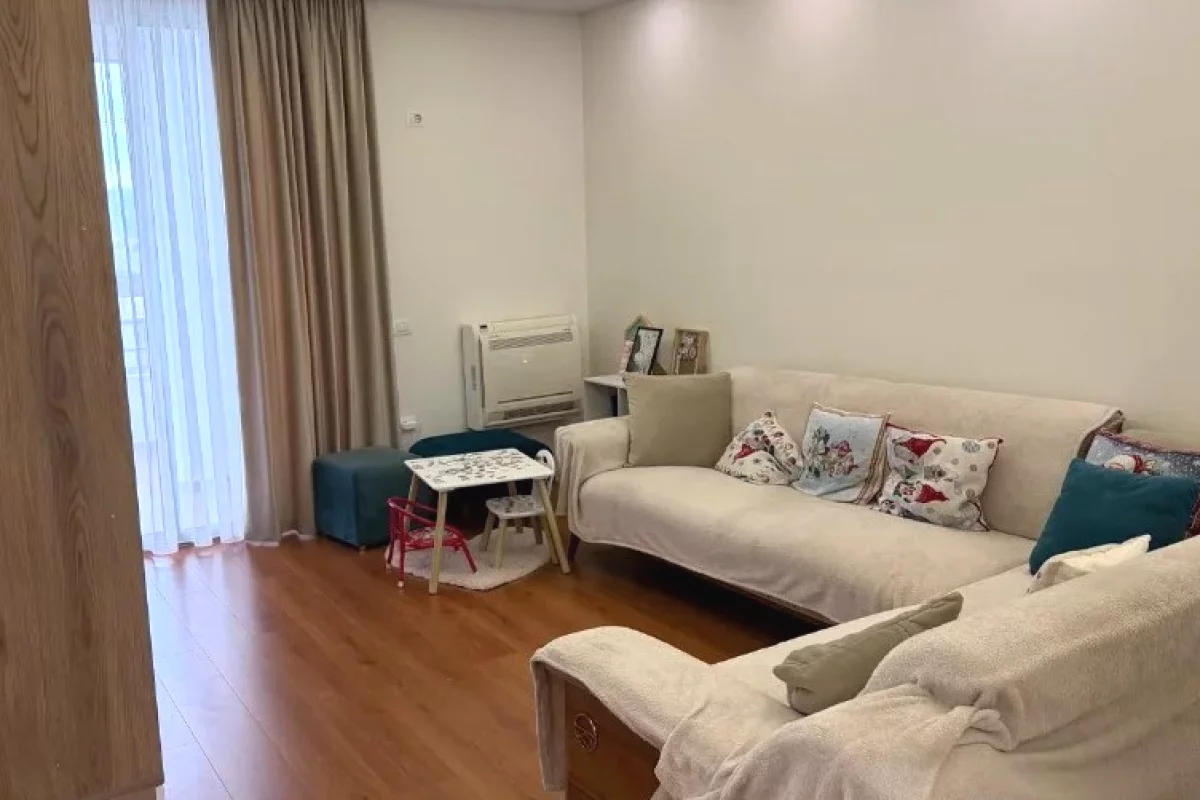 Shtepi me qera Apartament ne Tirane, 2+1, Mobilimi E mobiluar, Pagesa 75,000  Leke.