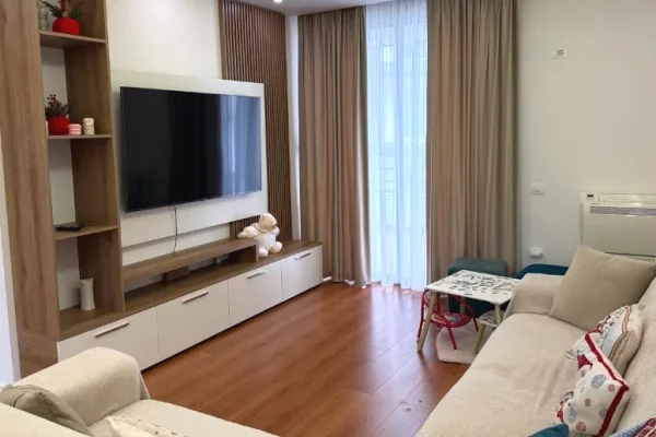 Shtepi me qera Apartament ne Tirane, 2+1, Mobilimi E mobiluar, Pagesa 75,000  Leke.
