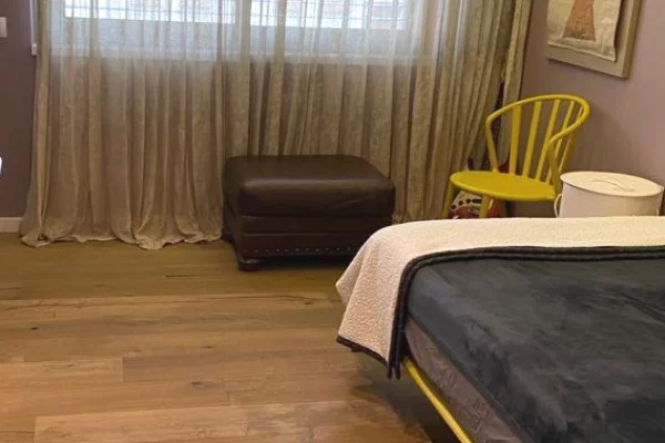 Shtepi me qera Apartament ne Tirane, 2+1, Mobilimi E mobiluar, Pagesa 2,500  Euro.