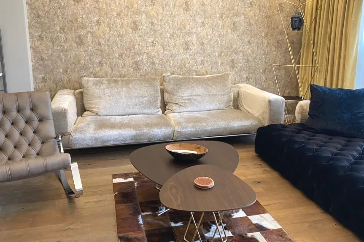 Shtepi me qera Apartament ne Tirane, 2+1, Mobilimi E mobiluar, Pagesa 2,500  Euro.