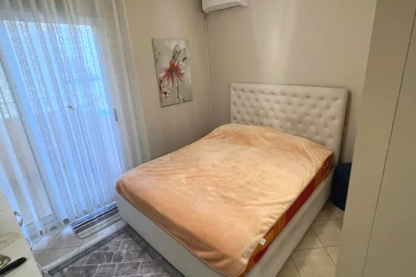 Shtepi me qera Apartament ne Tirane, 2+1, Mobilimi E mobiluar, Pagesa 70,000  Leke.