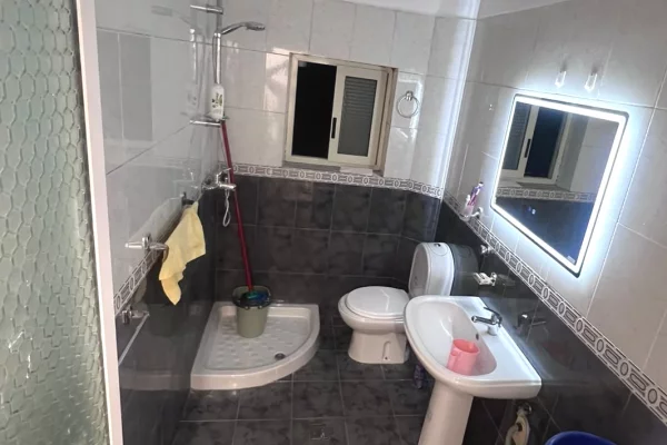 Shtepi me qera Apartament ne Tirane, 1+1, Mobilimi E mobiluar, Pagesa 60,000  Leke.