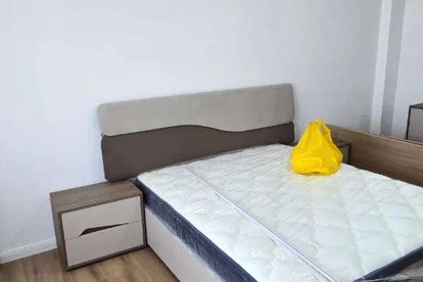 Shtepi me qera Apartament ne Tirane, 2+1, Mobilimi E mobiluar, Pagesa 80,000  Leke.