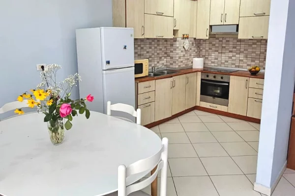 Shtepi ne shitje Apartament ne Tirane, 2+1, Mobilimi E mobiluar, Pagesa 330,000  Euro.