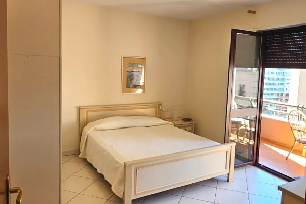 Shtepi ne shitje Apartament ne Tirane, 2+1, Mobilimi E mobiluar, Pagesa 330,000  Euro.