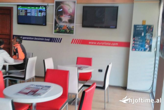 Ambiente Commerciale in Affitto 1+1 a Elbasan - 60,000 Leke