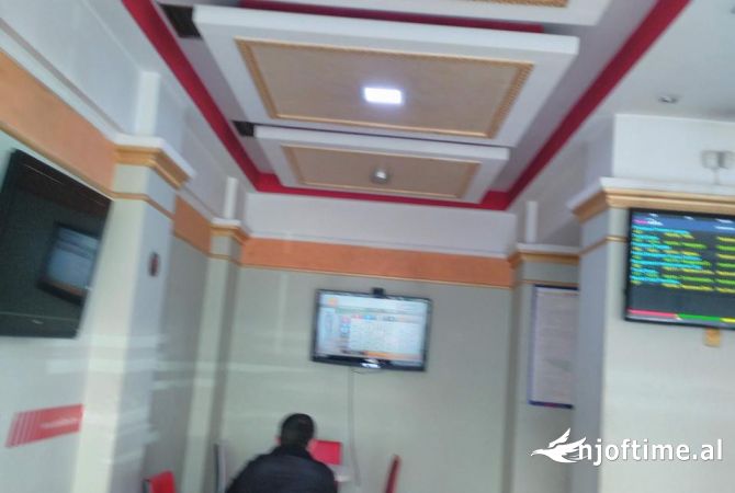 Ambiente Commerciale in Affitto 1+1 a Elbasan - 60,000 Leke