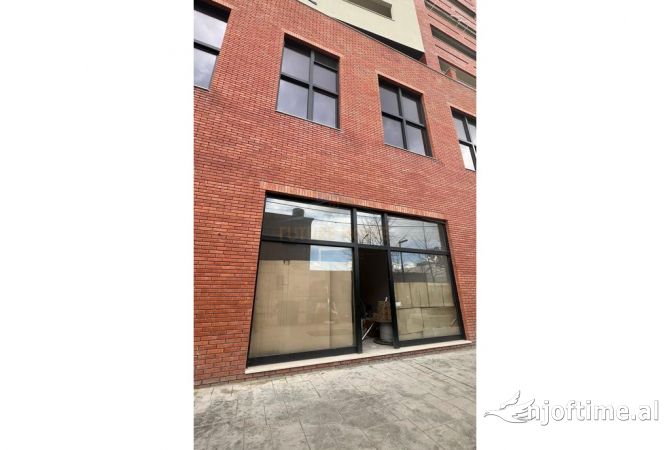 Ambient biznesi ne shitje 1+1 ne Tirane - 198,000 Euro