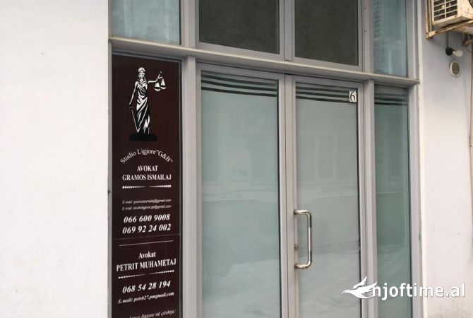 Ambiente Commerciale in Vendita 3+1 a Valona - 40,000 Euro