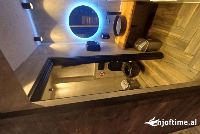 Ambiente Commerciale in Vendita 2+1 a Tirana - 50,000 Euro