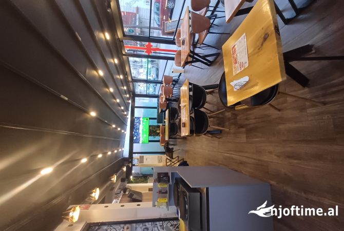 Ambiente Commerciale in Vendita 2+1 a Tirana - 50,000 Euro