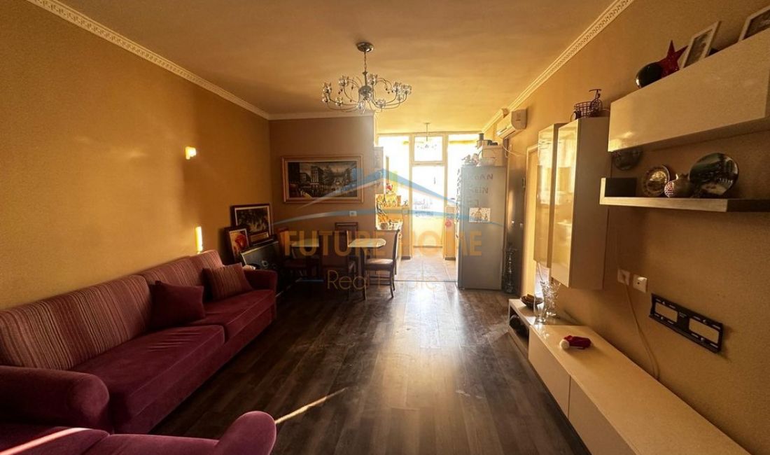Shtepi me qera Apartament ne Tirane, 2+1, Mobilimi E mobiluar, Pagesa 450  Euro.