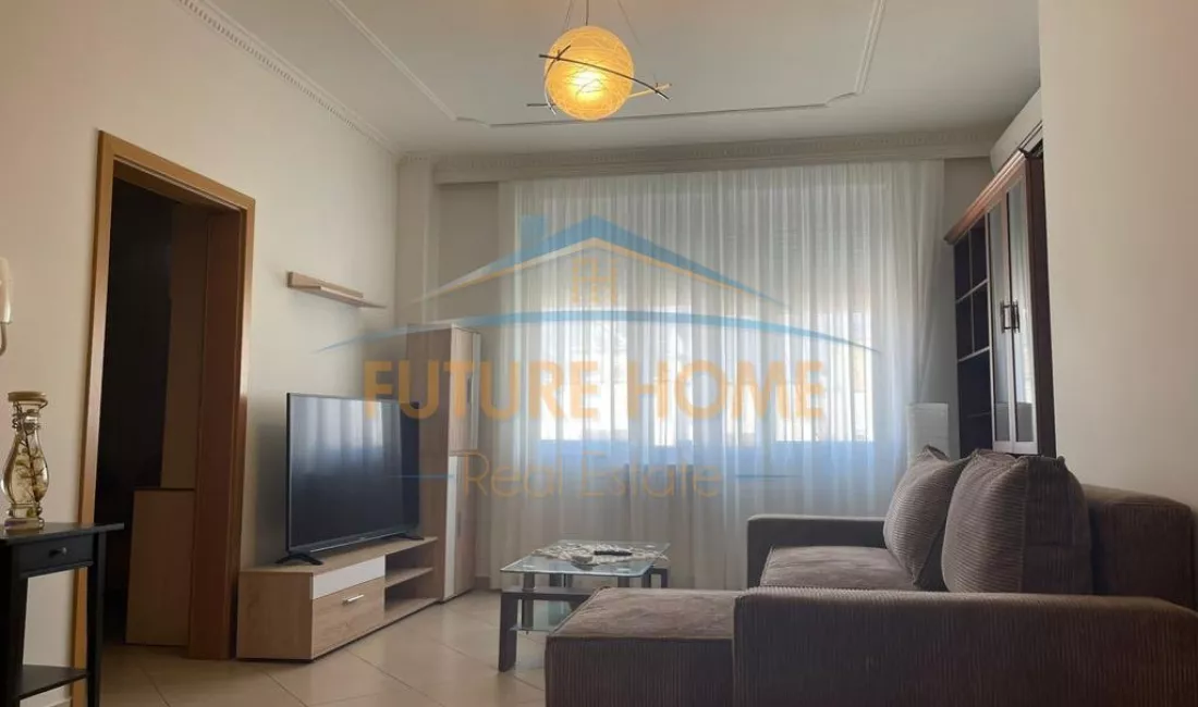 Shtepi me qera Apartament ne Tirane, 2+1, Mobilimi E mobiluar, Pagesa 700  Euro.