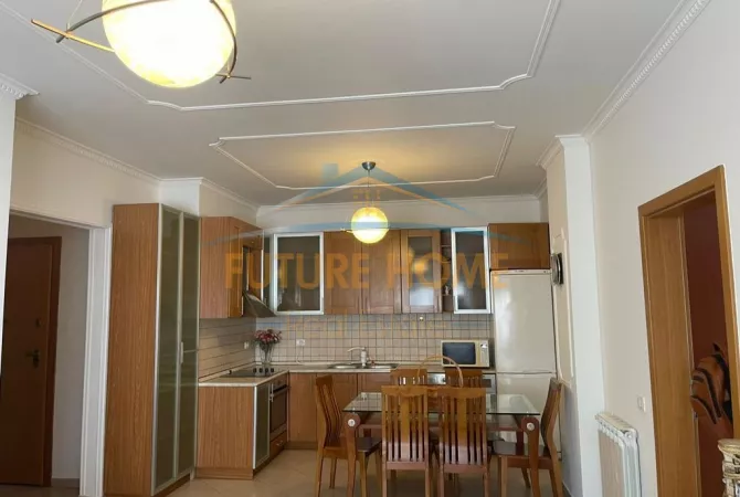 Shtepi me qera Apartament ne Tirane, 2+1, Mobilimi E mobiluar, Pagesa 700  Euro.