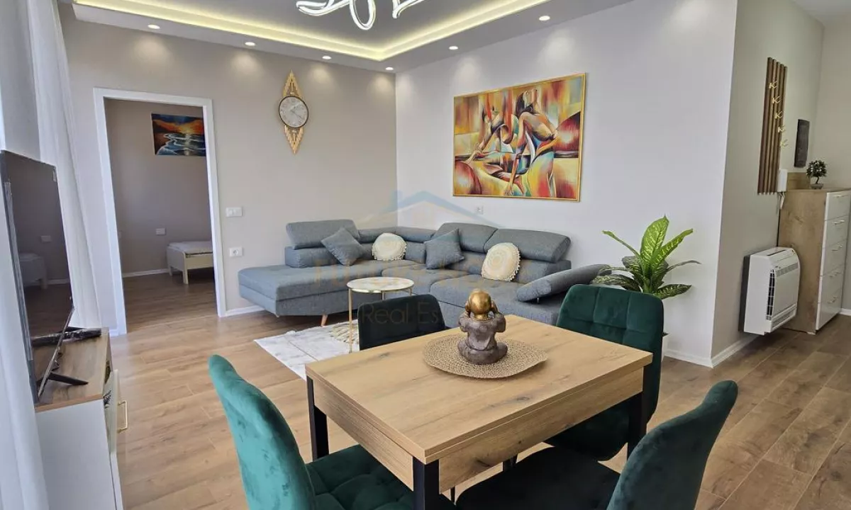 Shtepi me qera Apartament ne Tirane, 2+1, Mobilimi E mobiluar, Pagesa 1,000  Euro.