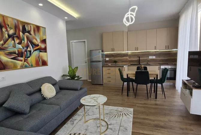 Shtepi me qera Apartament ne Tirane, 2+1, Mobilimi E mobiluar, Pagesa 1,000  Euro.
