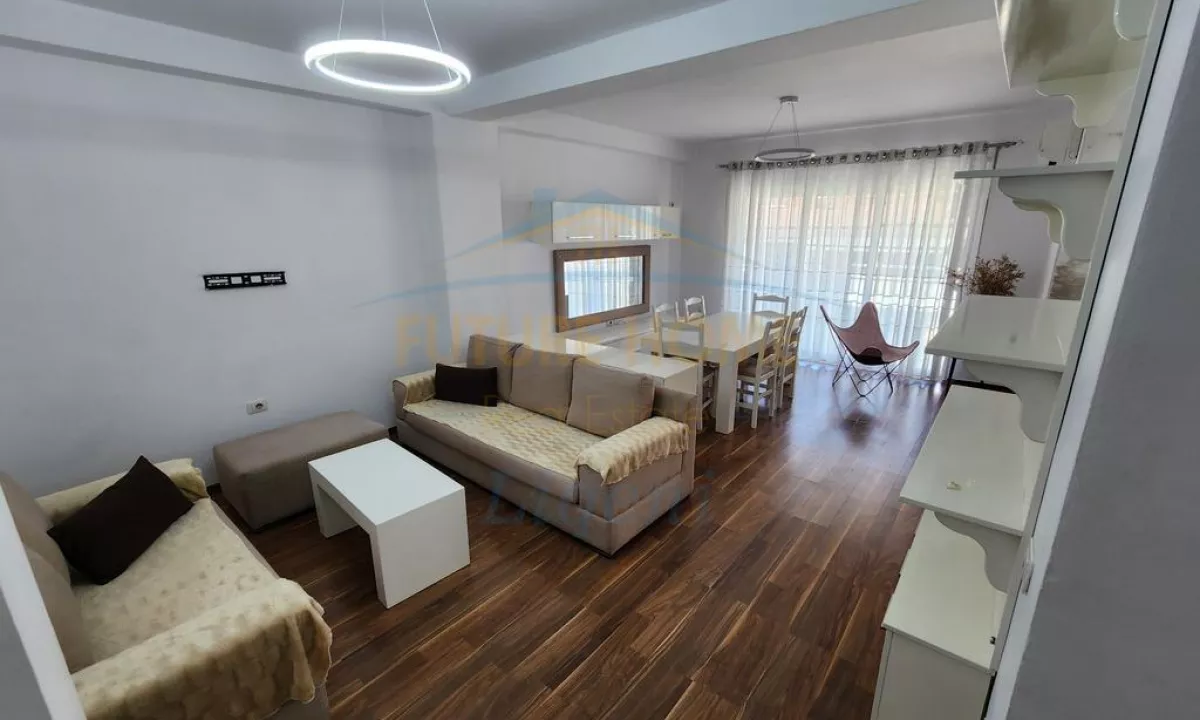 Shtepi me qera Apartament ne Tirane, 3+1, Mobilimi E mobiluar, Pagesa 1,100  Euro.
