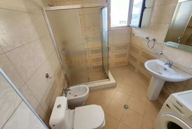 Shtepi me qera Apartament ne Tirane, 3+1, Mobilimi E mobiluar, Pagesa 1,100  Euro.