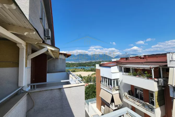 Shtepi me qera Apartament ne Tirane, 3+1, Mobilimi E mobiluar, Pagesa 1,100  Euro.