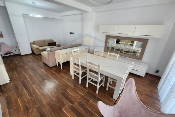 Shtepi me qera Apartament ne Tirane, 3+1, Mobilimi E mobiluar, Pagesa 1,100  Euro.