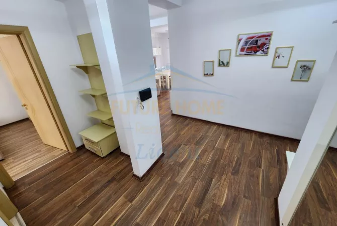 Shtepi me qera Apartament ne Tirane, 3+1, Mobilimi E mobiluar, Pagesa 1,100  Euro.