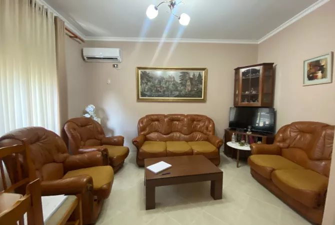 Shtepi me qera Apartament ne Tirane, 1+1, Mobilimi E mobiluar, Pagesa 550  Euro.