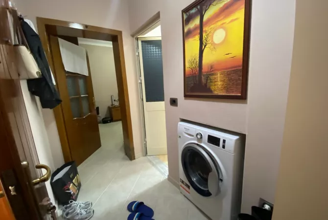 Shtepi me qera Apartament ne Tirane, 1+1, Mobilimi E mobiluar, Pagesa 550  Euro.