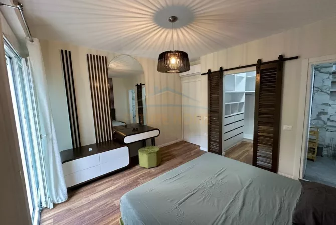 Shtepi me qera Apartament ne Tirane, 2+1, Mobilimi E mobiluar, Pagesa 1,200  Euro.