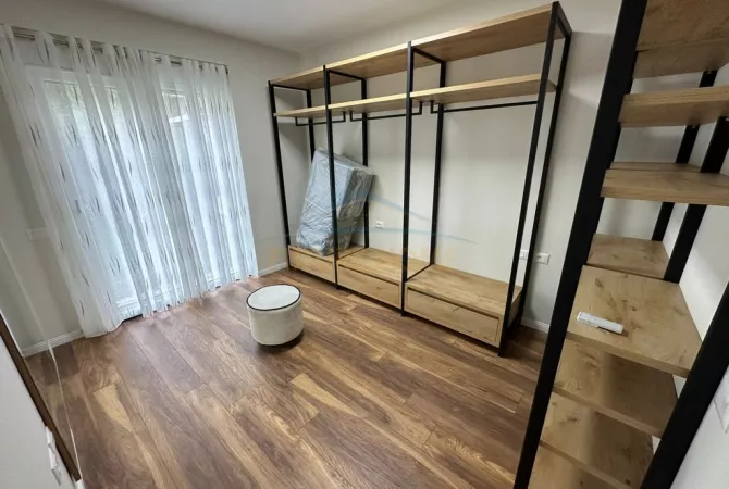 Shtepi me qera Apartament ne Tirane, 2+1, Mobilimi E mobiluar, Pagesa 1,200  Euro.