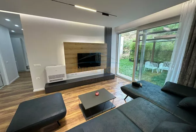 Shtepi me qera Apartament ne Tirane, 2+1, Mobilimi E mobiluar, Pagesa 1,200  Euro.