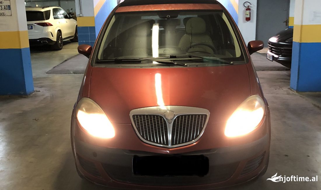Auto in Vendita a Tirana, Lancia, 2005 Diesel,Kambio Manual Pagamento 200,000  Leke.