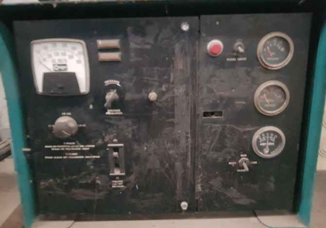 Shitet gjeneratori ose motorri Traktori John Deer