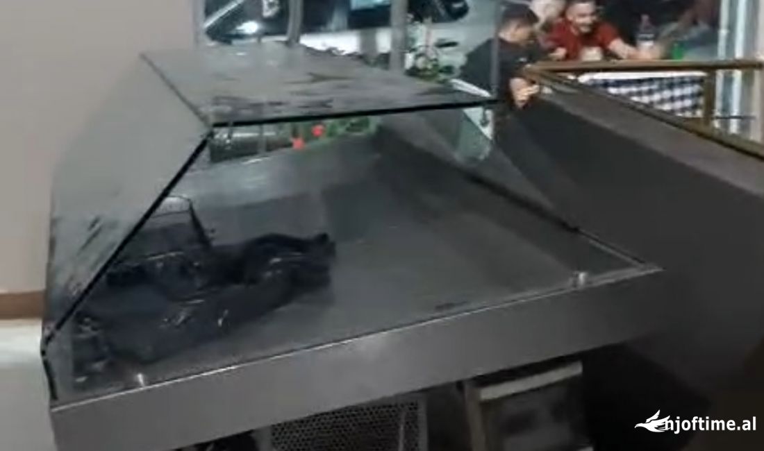 OKAZION! shiten per arsye mos perdorimi paisje kuzhine per restorant peshku. 