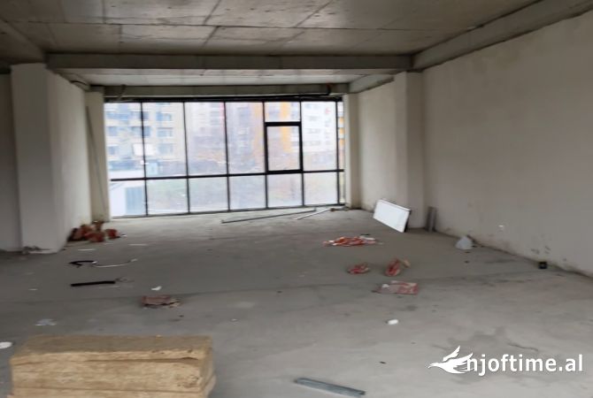 Business Property in Sale 3+1 in Tirana - 3,500 Euro