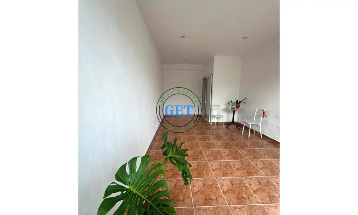 Qira, Ambient biznesi Rruga e re e portit,Durres