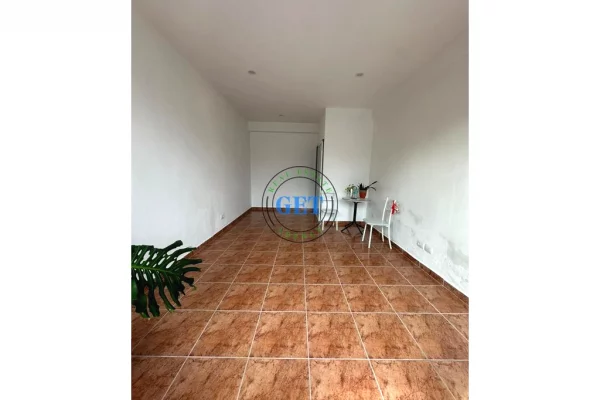 Qira, Ambient biznesi Rruga e re e portit,Durres