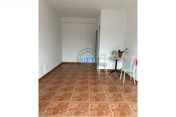 Qira, Ambient biznesi Rruga e re e portit,Durres