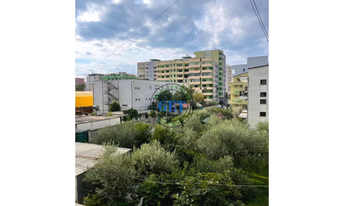 Shtepi ne shitje Apartament ne Durres, 1+1, Mobilimi Bosh, pa mobiluar, Pagesa 75,000  Euro.