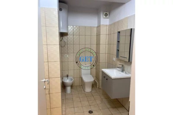 Shtepi ne shitje Apartament ne Durres, 1+1, Mobilimi Bosh, pa mobiluar, Pagesa 75,000  Euro.
