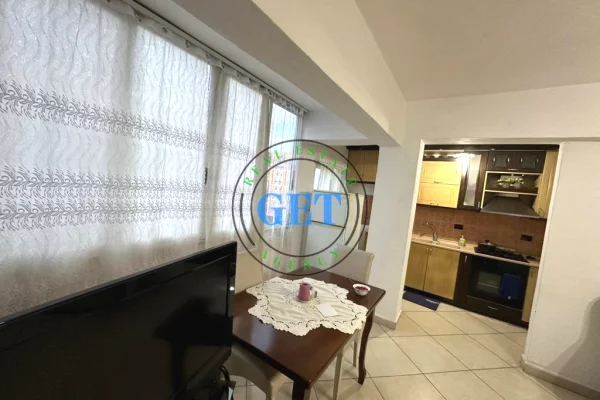 Shtepi ne shitje Papafingo(kati i catise) ne Durres, 2+1, Mobilimi E mobiluar, Pagesa 145,000  Euro.