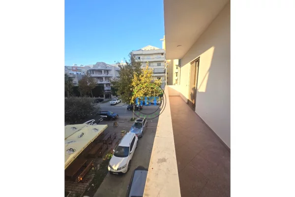 Shtepi ne shitje Apartament ne Durres, 2+1, Mobilimi E mobiluar, Pagesa 125,000  Euro.