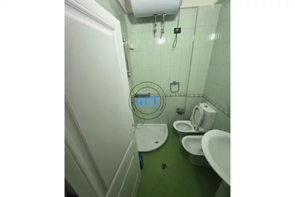 Shtepi ne shitje Apartament ne Durres, 2+1, Mobilimi E mobiluar, Pagesa 125,000  Euro.