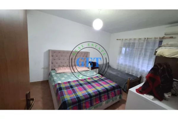 Shtepi ne shitje Apartament ne Durres, 1+1, Mobilimi E mobiluar, Pagesa 73,000  Euro.