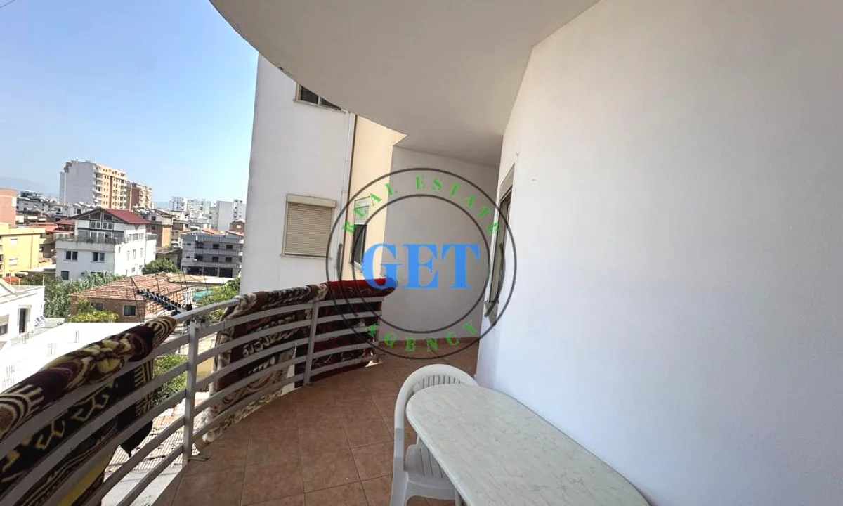 Shtepi ne shitje Apartament ne Durres, 2+1, Mobilimi E mobiluar, Pagesa 123,000  Euro.