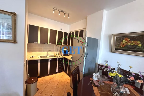 Shtepi ne shitje Apartament ne Durres, 2+1, Mobilimi E mobiluar, Pagesa 123,000  Euro.
